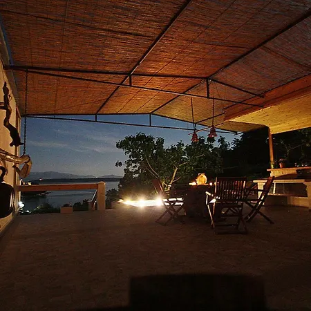 House Nova Nyaraló *
